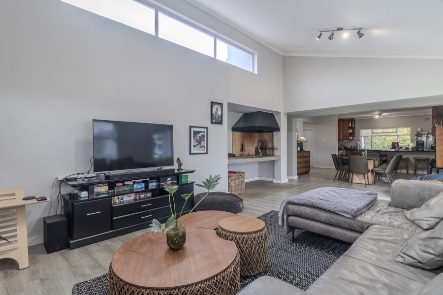 4 Bedroom Property for Sale in Schoongezicht Western Cape